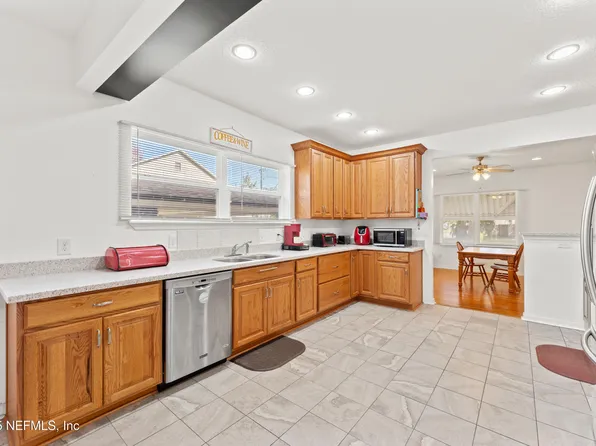 34 N COLLEGE Street, Macclenny, FL 32063