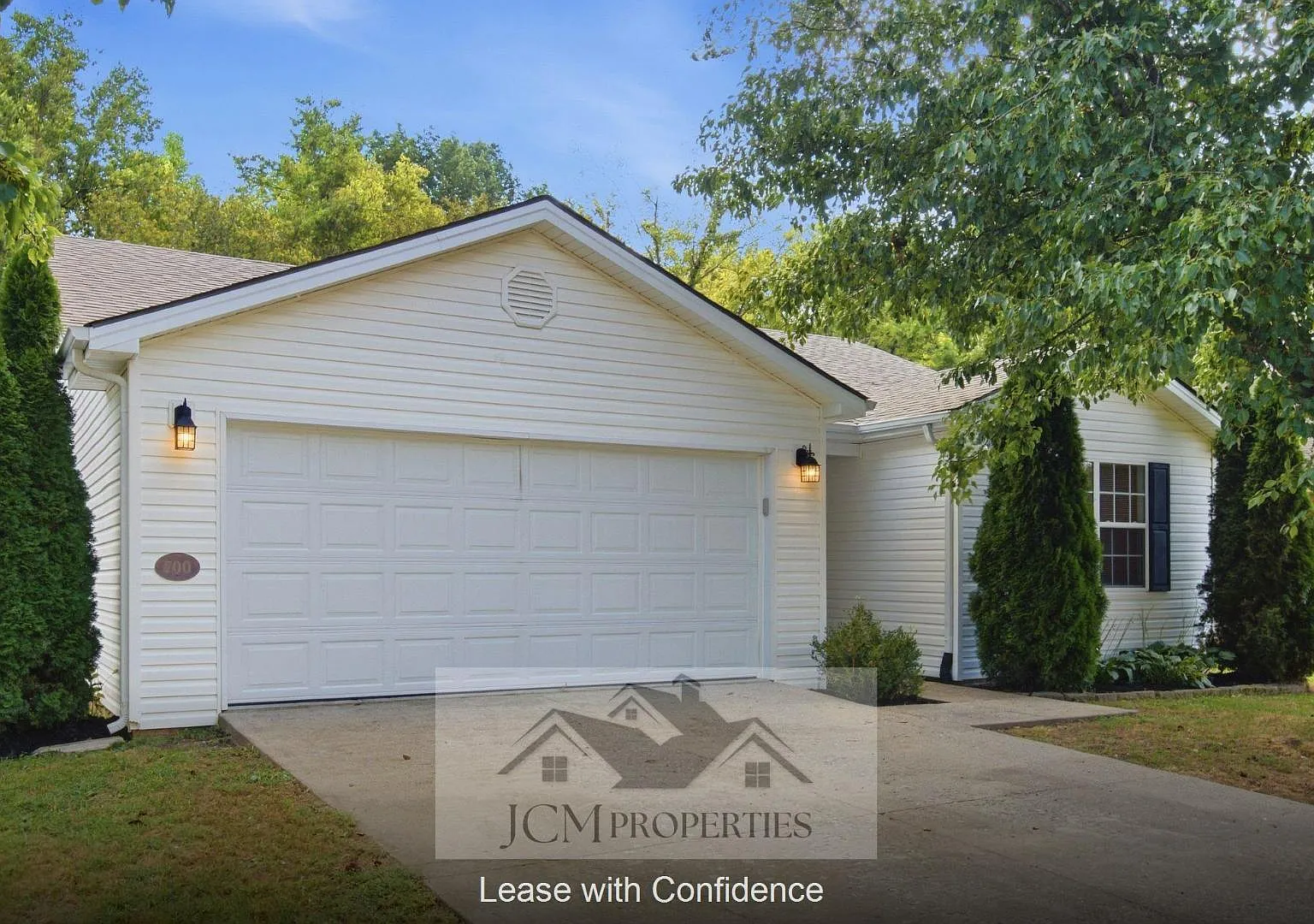 700 Cottonwood Dr — Photo 1
