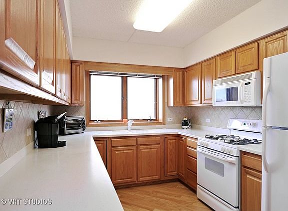 4th image of 750 Pearson St #1-404