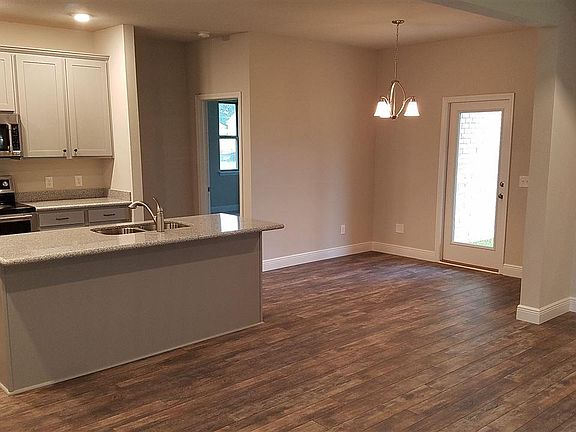 4th image of 6032 Alder Ave