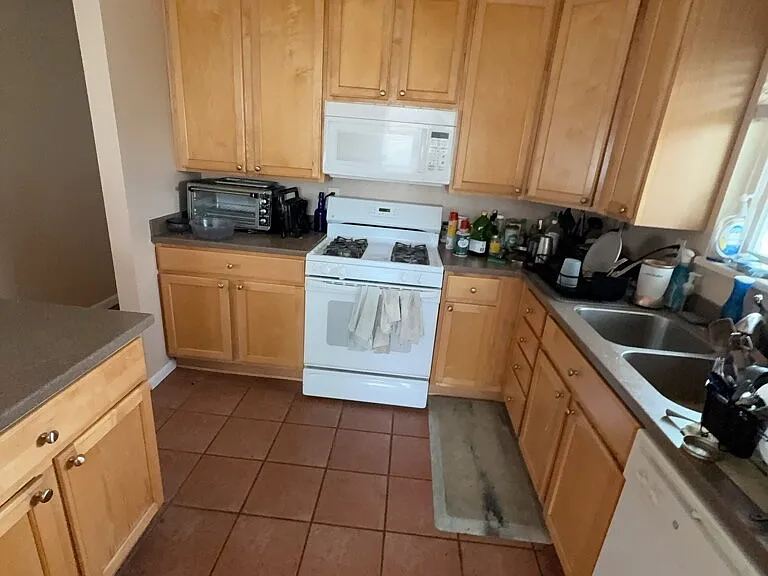 980 Morgan Dr — Photo 15