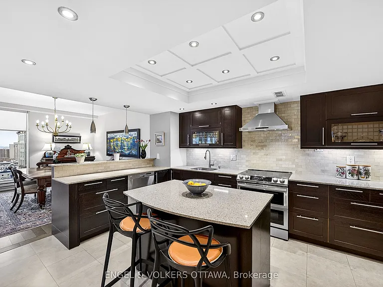 160 George St #2404 — Photo 19