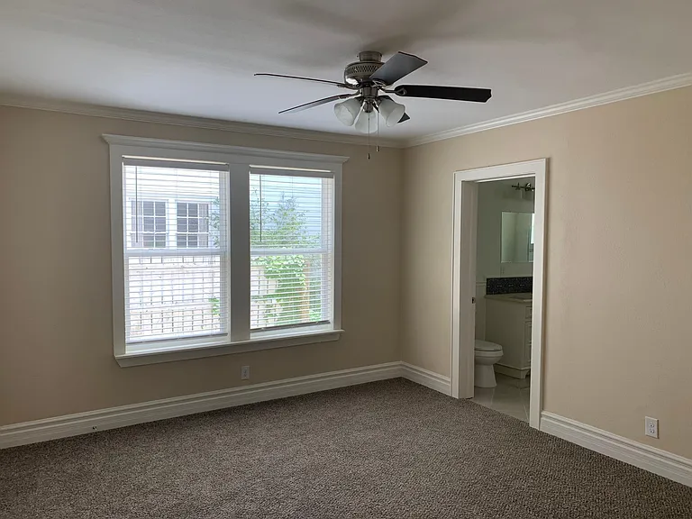 950 Linden St — Photo 8