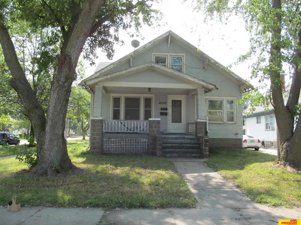 953 E Military Ave, Fremont, NE 68025