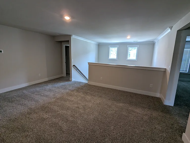 416 Roderick Ln — Photo 12