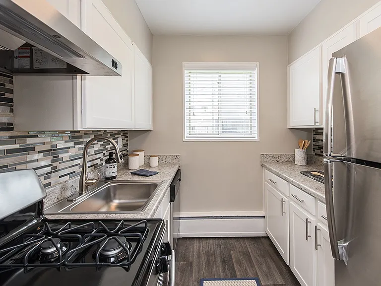 Modern Kitchen | Adelphi MD Apartment For Rent | The Gallery on New Hampshire