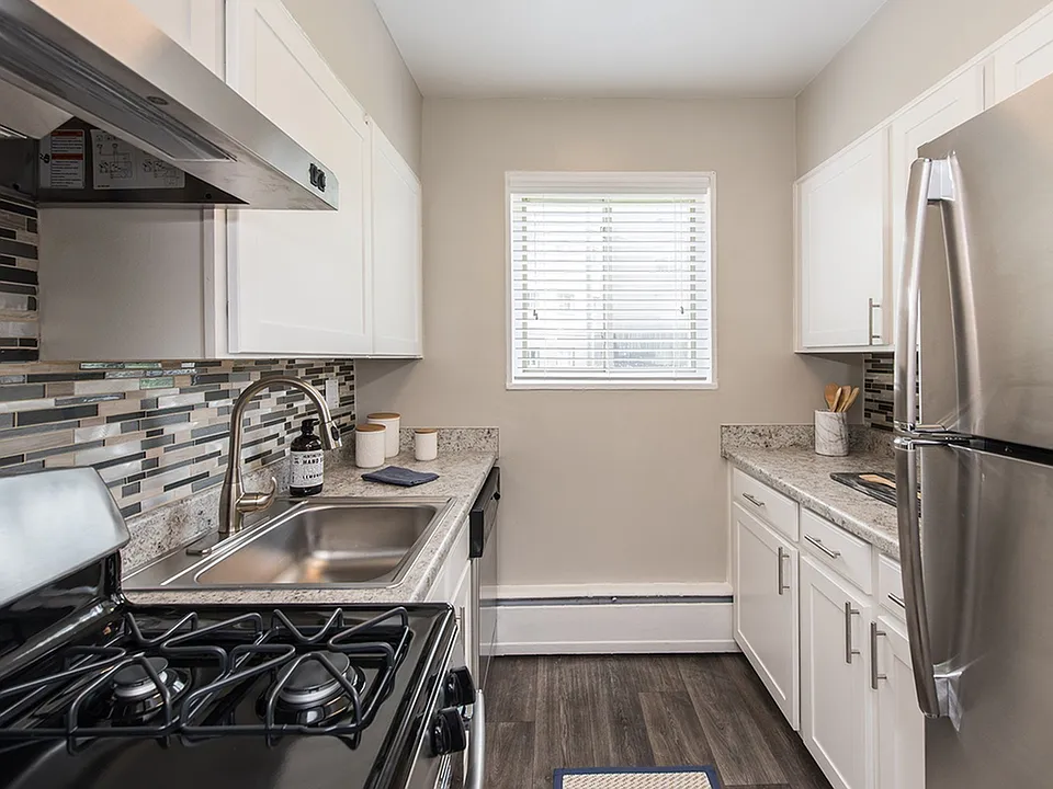Modern Kitchen | Adelphi MD Apartment For Rent | The Gallery on New Hampshire