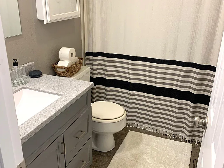 Main level full bathroom