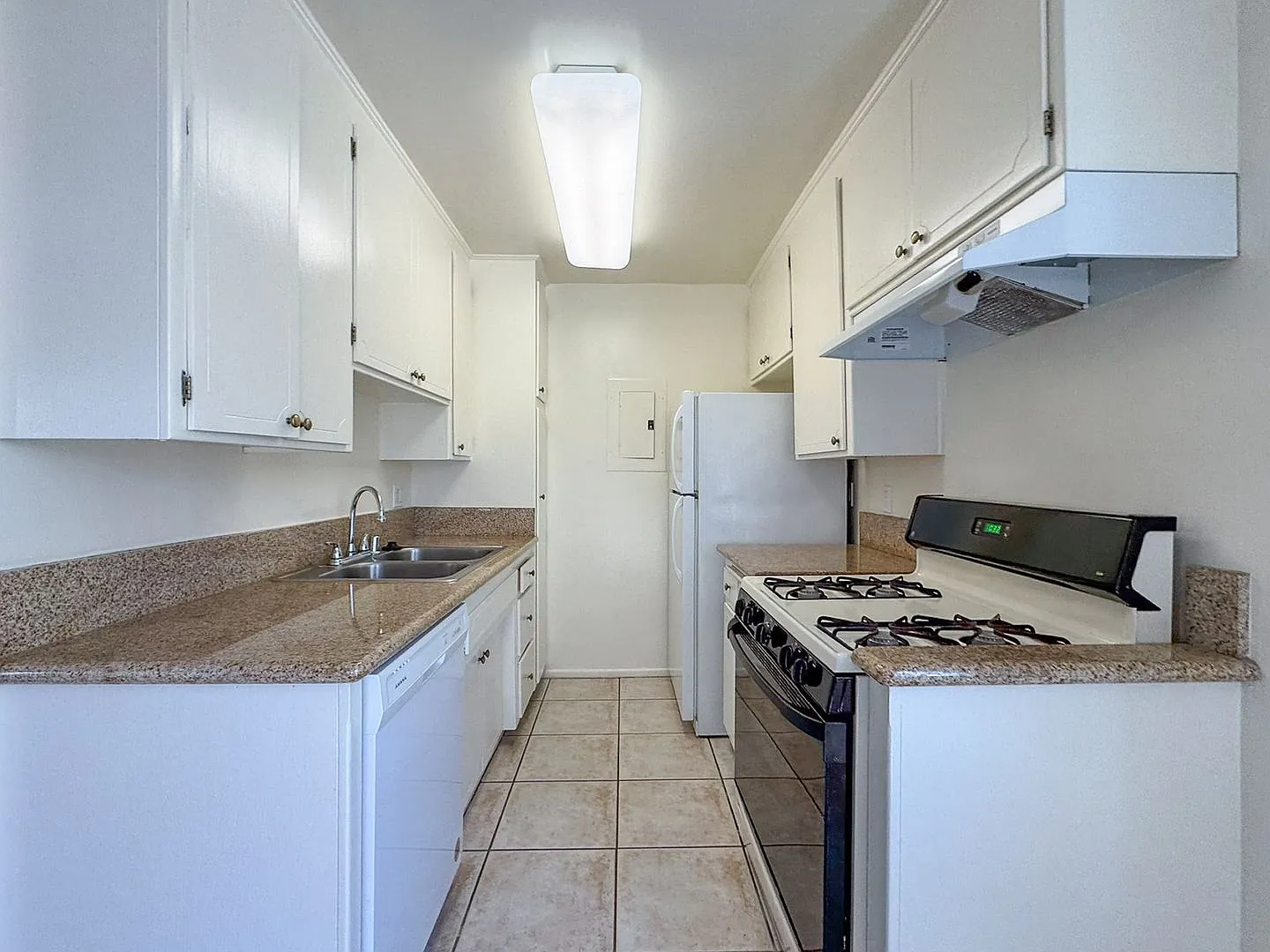 1755 Purdue Ave. — Photo 4
