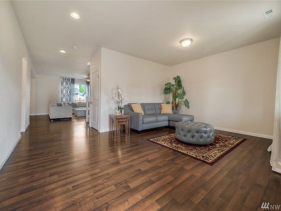 5th image of 13816 63rd Ave E