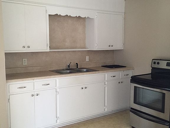 3rd image of 9365 McLean St