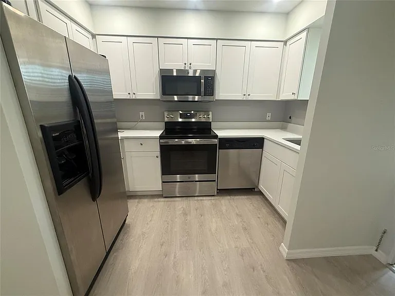 2118 Michele Dr — Photo 3