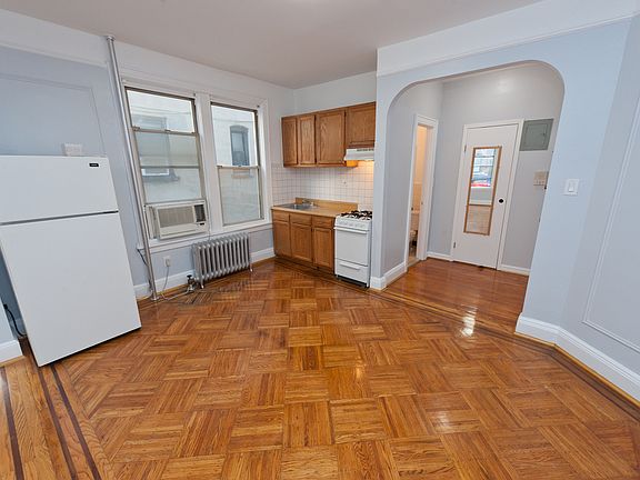 4th image of 34-29 43rd St #A1