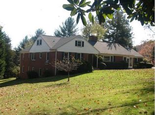 100 Montvue Dr, Charlottesville, VA 22901