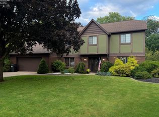 3320 E Stoneway Dr, Sandusky, OH 44870