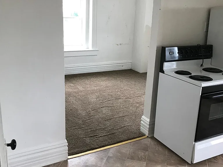 512 W Main St #31 — Photo 2