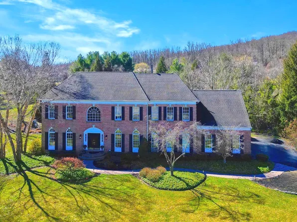 1 Hibbs Ln, New Hope, PA 18938