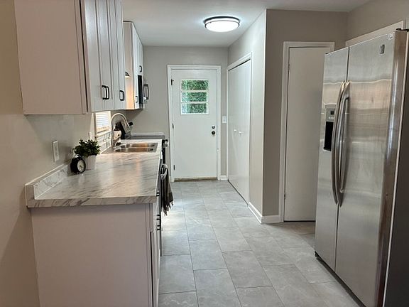 4th image of 5606 Birch Rd