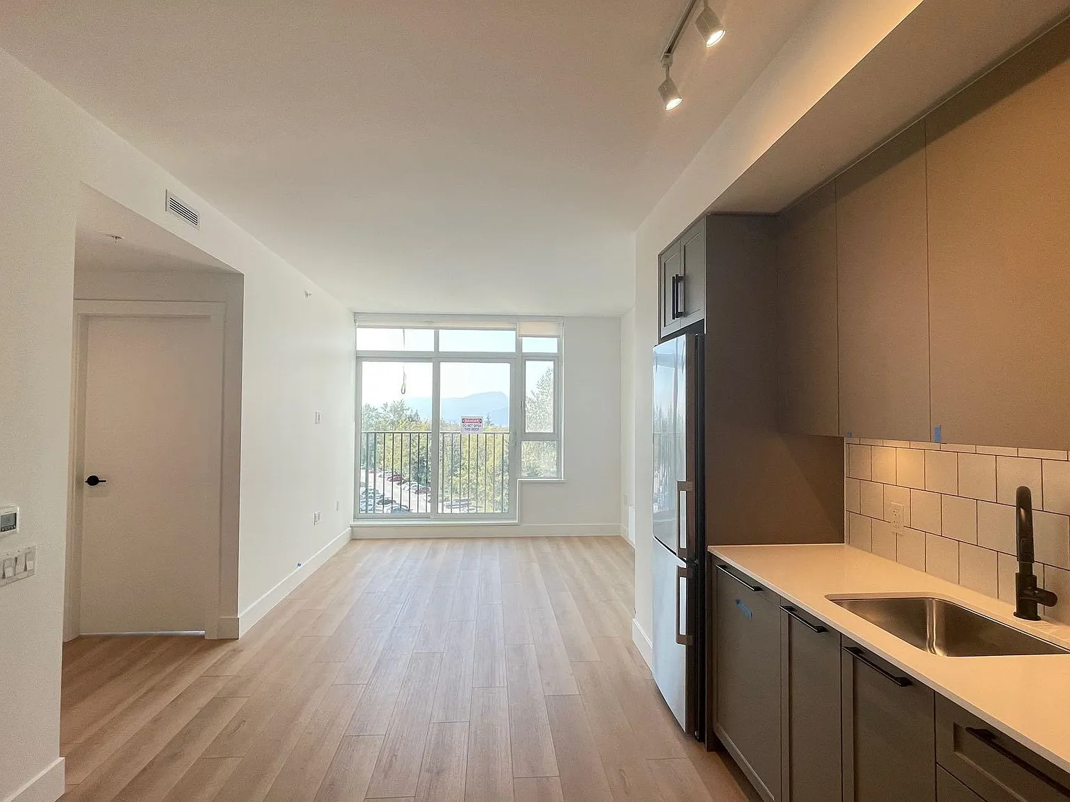 1 bed, 580 sqft, $2,100 — Photo 4