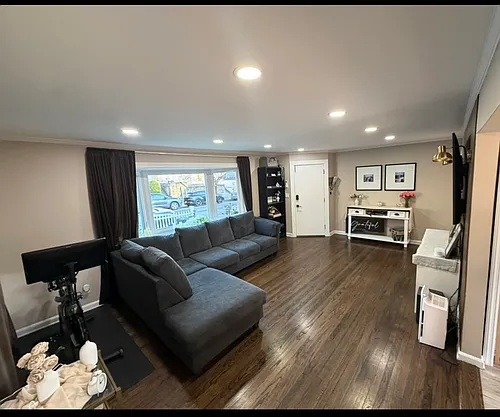 77 Bennett Ave #1 Photo 1