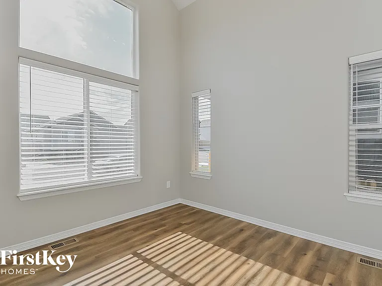 6470 Chaplin Dr — Photo 4
