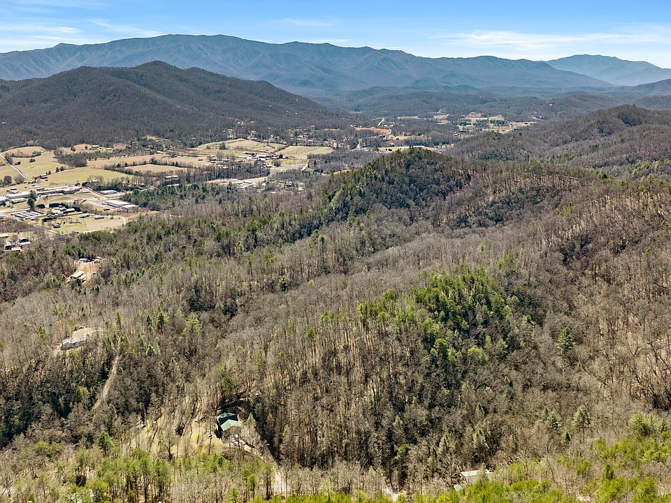 1st image of 274 Cove Hollow Rd