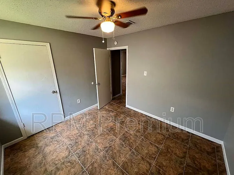 5057 Baker Blvd #C — Photo 23