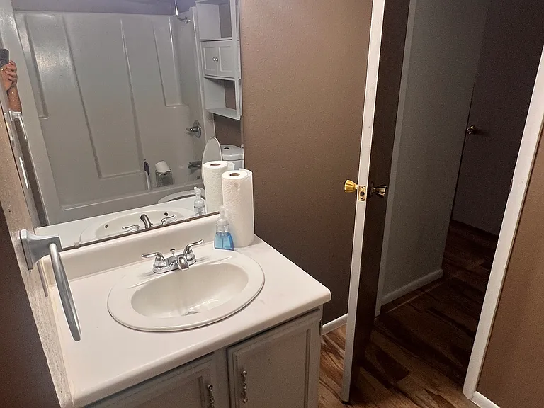 3421 Box Canyon Ave — Photo 8