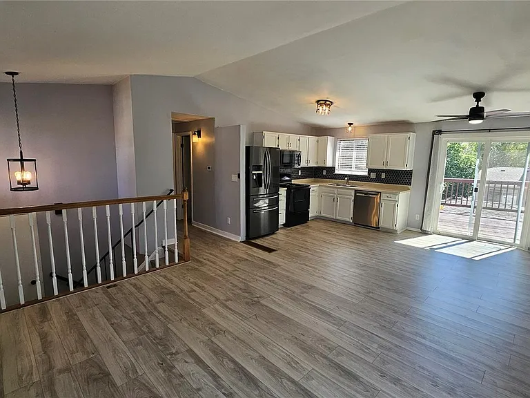 4244 S Bahama St — Photo 3
