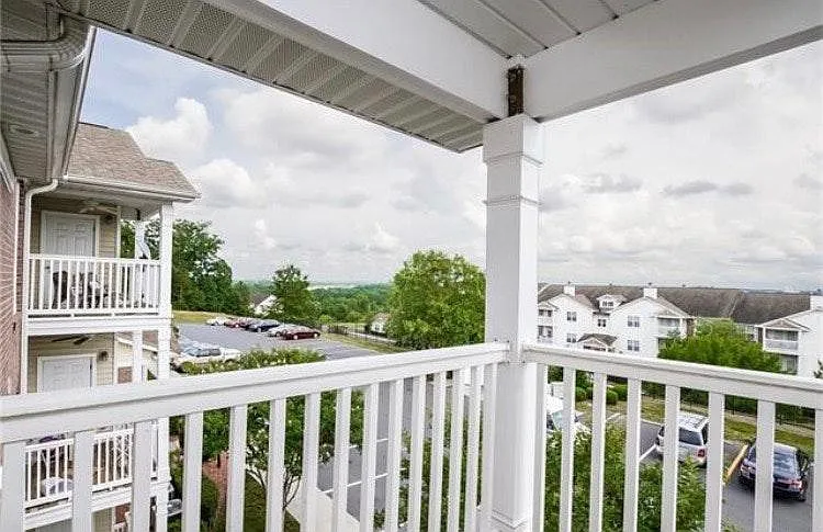 2 bed, 1150 sqft, $1,650 — Photo 2