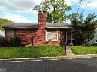 1204 34th Pl SE, Washington, DC 20019