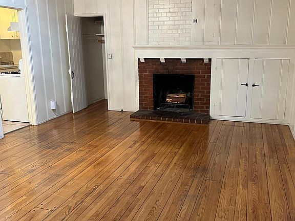 3rd image of 655 Westmount Dr