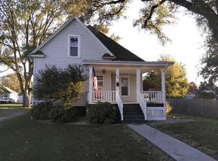 832 E 3rd St, Galesburg, IL 61401