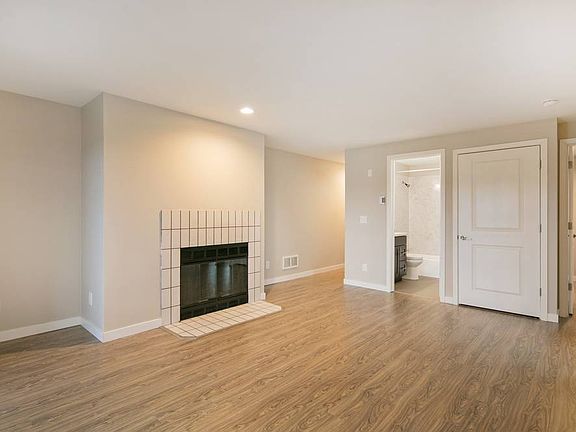 4th image of 2557 14th Ave W APT 503