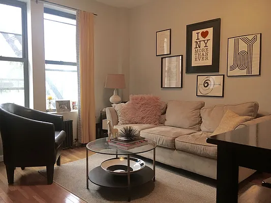 Rented by KYLM, LLC | media 33