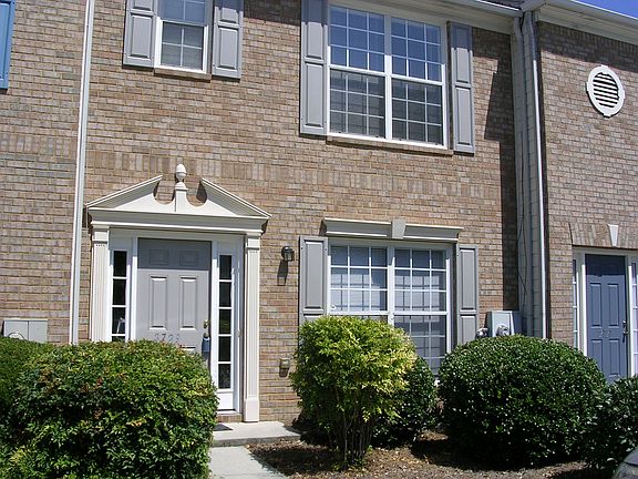 3rd image of 2729 Parkway Trl #2729
