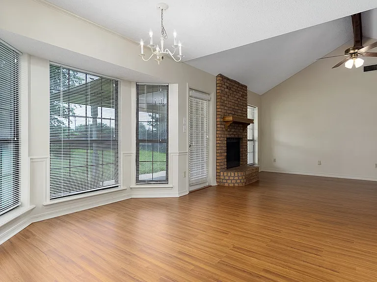 5602 Pampus Ln — Photo 14