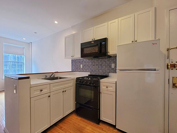 3rd image of 326 E 81st St APT 3FW