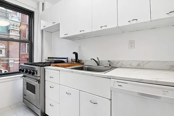 Sold by Corcoran | media 4