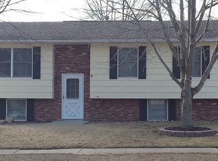 311 Crescent Ln, Fort Madison, IA 52627
