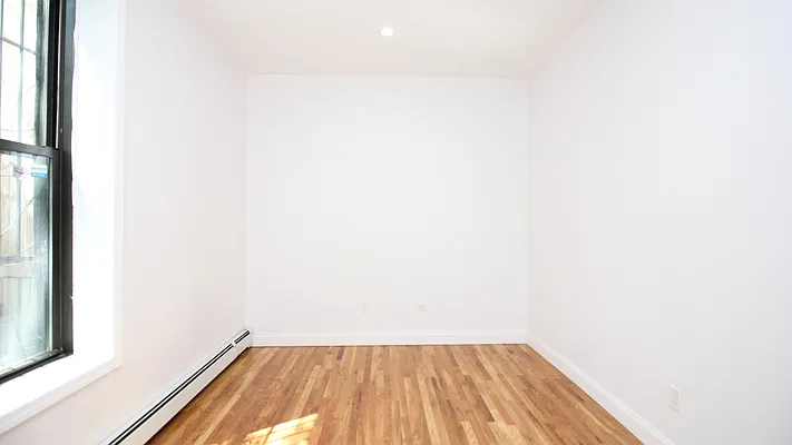 Rented by Nooklyn NYC LLC | media 4