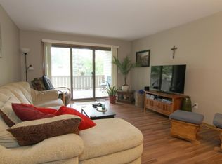 2525 76th St E APT 104, Inver Grove Heights, MN 55076