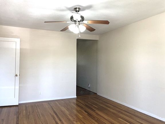 3rd image of 102 El Carmelo Ave