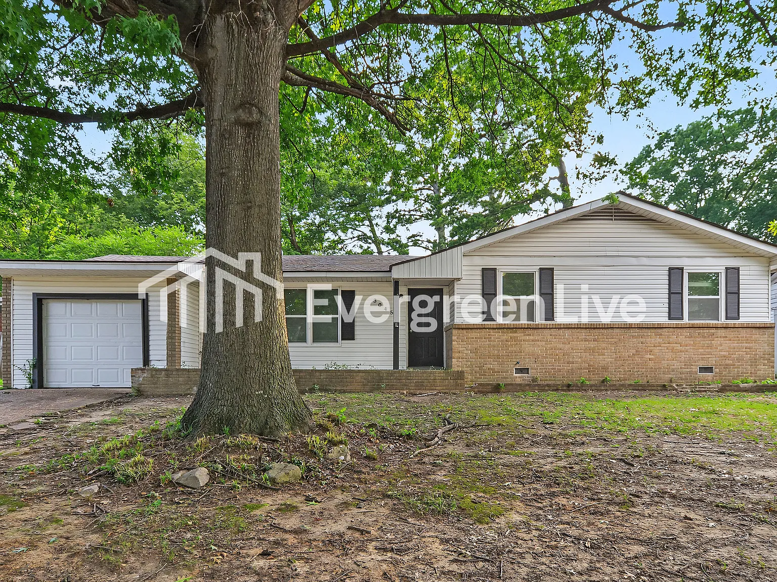 4 bed, 2.0 bath, 1904 sqft, $1,245 — Photo 1