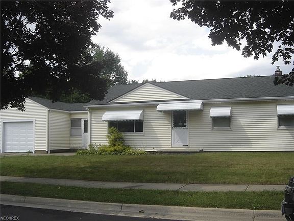 2nd image of 823 Clifford Ave