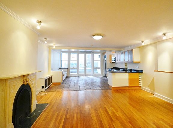 3rd image of 150 E 78th St APT 1