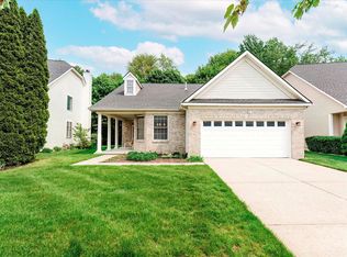3892 Hillsdale Dr, Auburn Hills, MI 48326