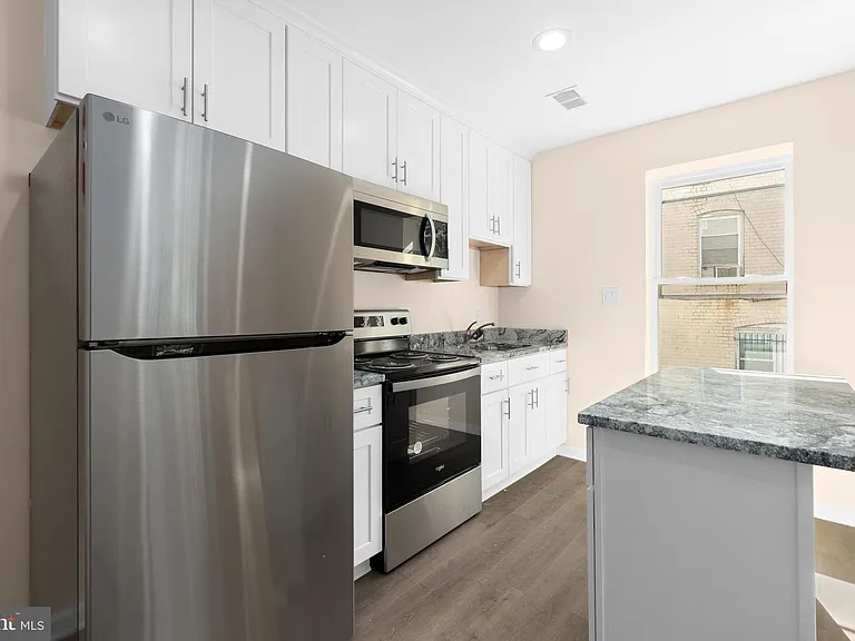 3158 Buena Vista Ter SE #1 — Photo 7