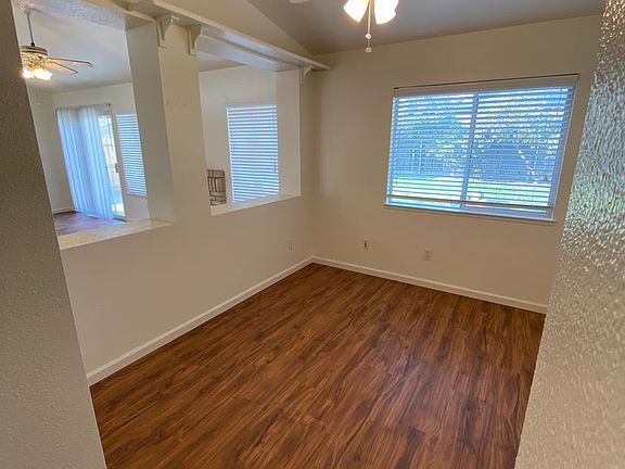3rd image of 2849 S Tamarack Ct