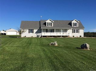 9178 Robb Rd, Fowlerville, MI 48836